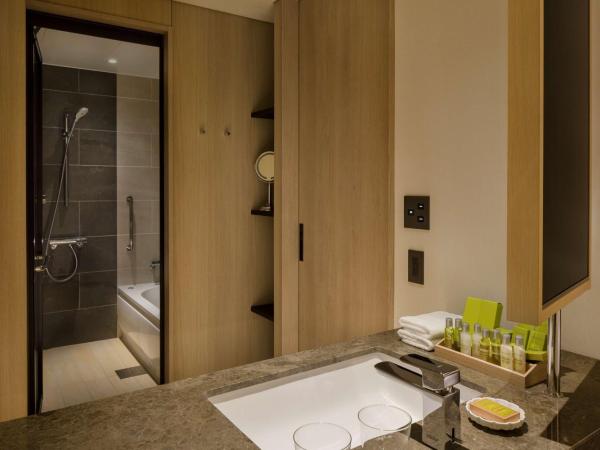 Hilton Nagasaki : photo 4 de la chambre chambre deluxe avec 2 lits doubles