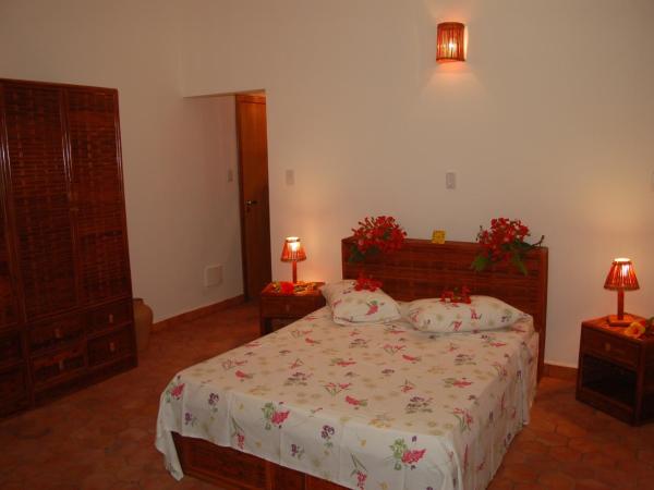 B&B Villa Borromeo : photo 2 de la chambre chambre quadruple avec salle de bains privative