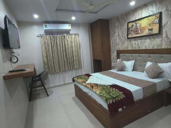 Hotel Siddhi Vinayak : photo 6 de la chambre chambre supérieure lit queen-size