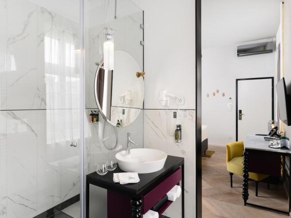 Maison Bistro & Hotel : photo 7 de la chambre chambre double deluxe dans petite maison