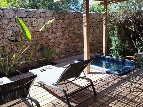 Hôtel Les Suites Du Maquis : photo 2 de la chambre suite avec jacuzzi