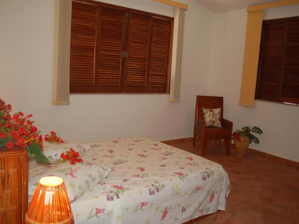 B&B Villa Borromeo : photo 6 de la chambre chambre double avec salle de bains privative