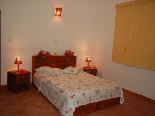 B&B Villa Borromeo : photo 2 de la chambre chambre double avec salle de bains privative