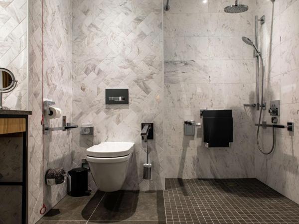 Lincoln Plaza Hotel London, Curio Collection By Hilton : photo 4 de la chambre chambre lit queen-size - pour personnes à mobilité réduite