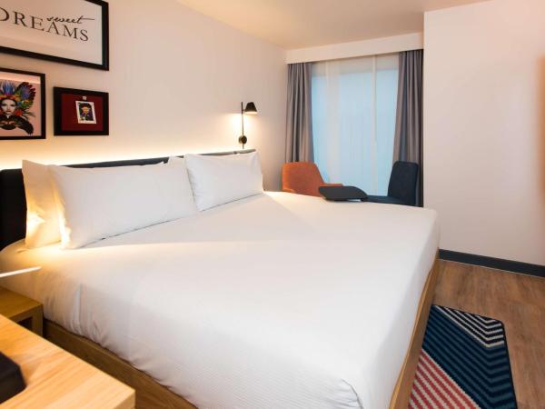 Hampton by Hilton London Park Royal : photo 4 de la chambre chambre lit king-size