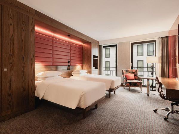 Hilton The Hague : photo 2 de la chambre chambre lits jumeaux exécutive - accès au salon