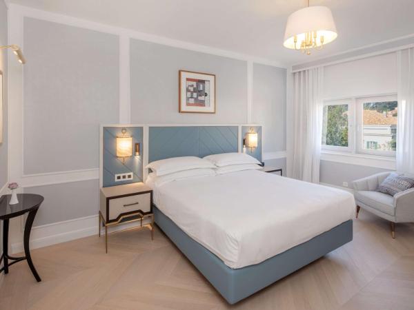 Hilton Imperial Dubrovnik : photo 2 de la chambre suite deluxe avec lit king-size