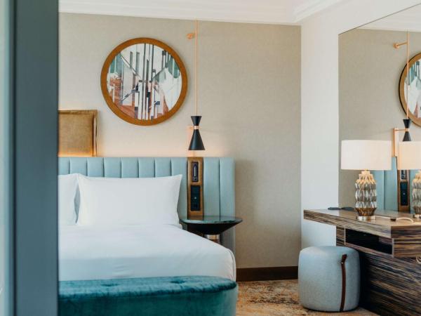 Hilton Frankfurt City Centre : photo 5 de la chambre appartement de grand standing avec suite lit king-size