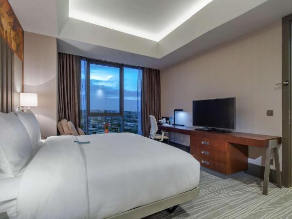 Hilton Garden Inn Istanbul Atatürk Airport : photo 2 de la chambre suite 1 chambre lit king-size