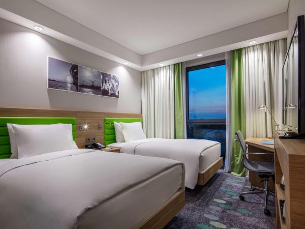 Hampton by Hilton Istanbul Zeytinburnu : photo 1 de la chambre chambre lits jumeaux