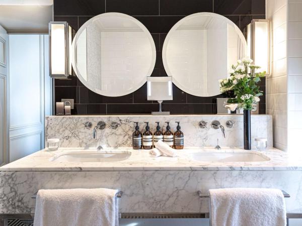 Waldorf Astoria Versailles - Trianon Palace : photo 4 de la chambre chambre lits jumeaux deluxe - palace 5 Étoiles - vue sur jardin