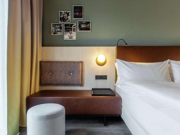 Hilton Garden Inn Mannheim : photo 1 de la chambre chambre lit king-size deluxe