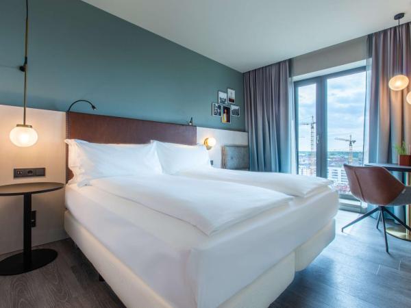 Hilton Garden Inn Mannheim : photo 2 de la chambre chambre lit king-size deluxe