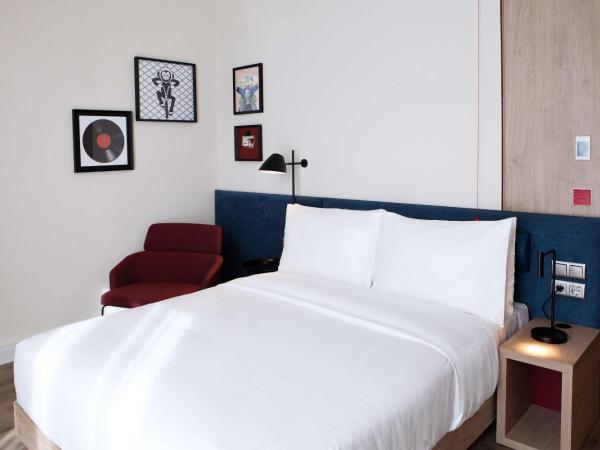 Hampton By Hilton Vienna Messe : photo 4 de la chambre chambre lit queen-size - pour personnes à mobilité réduite