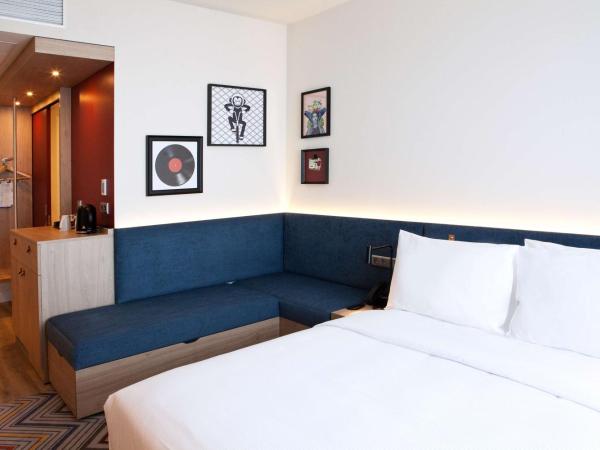 Hampton By Hilton Vienna Messe : photo 3 de la chambre chambre lit king-size