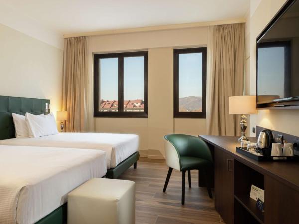 DoubleTree by Hilton Brescia : photo 2 de la chambre chambre double supérieure avec deux lits doubles