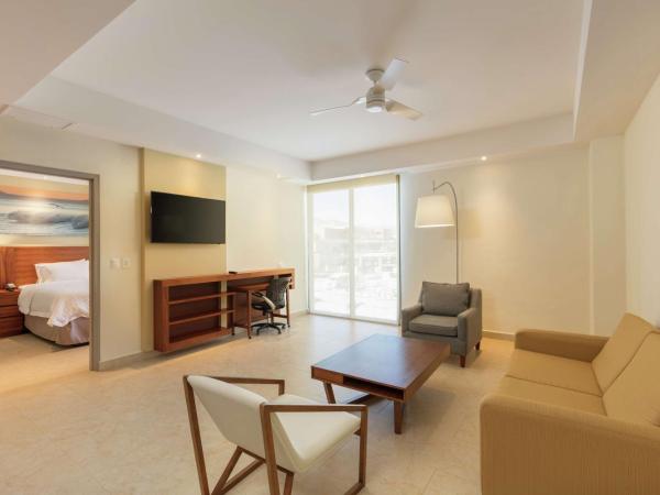 Hampton Inn & Suites by Hilton Los Cabos : photo 1 de la chambre suite 1 chambre lit king-size avec kitchenette