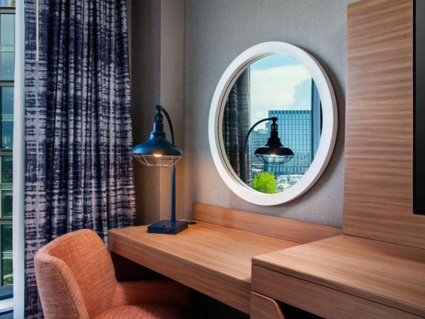 Hampton Inn Boston Seaport District : photo 2 de la chambre chambre lit king-size