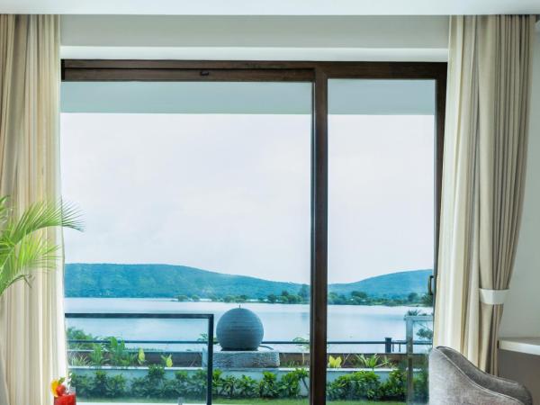 'ZANA' Lakeview Resort - most scenic lakeside resort : photo 1 de la chambre lakefront rooms with private garden