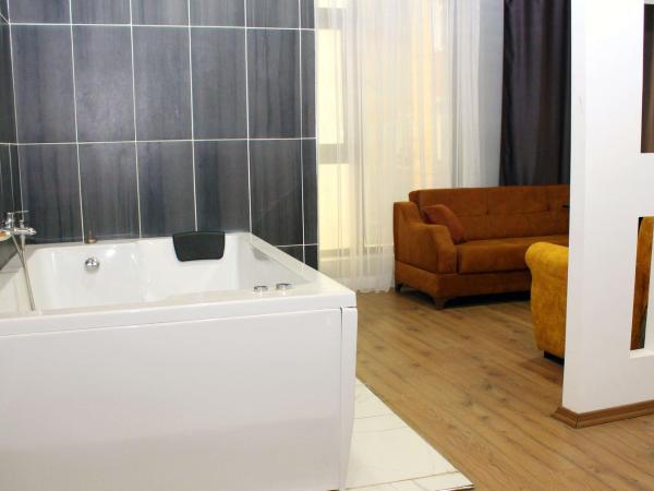 biglife hotel : photo 3 de la chambre chambre double avec baignoire spa