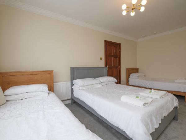 Four Seasons B&B : photo 3 de la chambre chambre quadruple avec douche