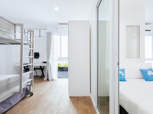 Blu Monkey Bed & Breakfast Phuket : photo 2 de la chambre chambre familiale supérieure