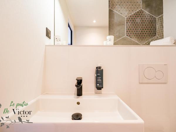 Hôtel Le Patio de Victor, Lorient : photo 5 de la chambre chambre supérieure