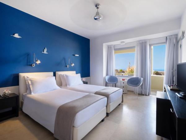 The Majestic Hotel : photo 4 de la chambre chambre triple avec vue sur le volcan