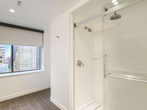 Hampton Inn & Suites Dallas Downtown : photo 8 de la chambre studio queen avec 2 lits queen-size
