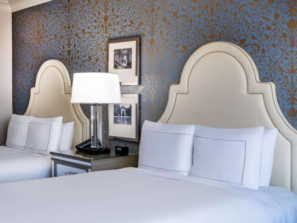 Hilton Dallas Lincoln Centre : photo 2 de la chambre chambre deluxe avec 2 lits queen-size