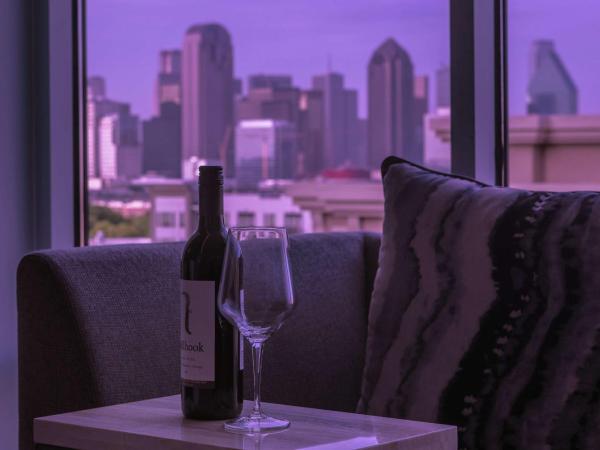 Canopy By Hilton Dallas Uptown : photo 3 de la chambre chambre lit king-size - vue sur ville