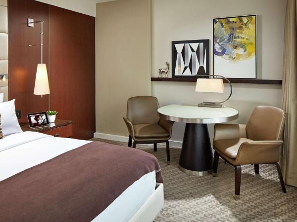 The Statler Dallas, Curio Collection By Hilton : photo 1 de la chambre chambre lit king-size premium