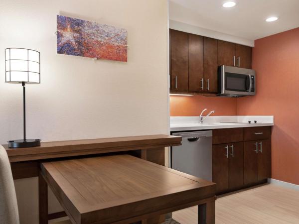 Homewood Suites by Hilton Houston NW at Beltway 8 : photo 5 de la chambre suite studio lit king-size - non-fumeurs