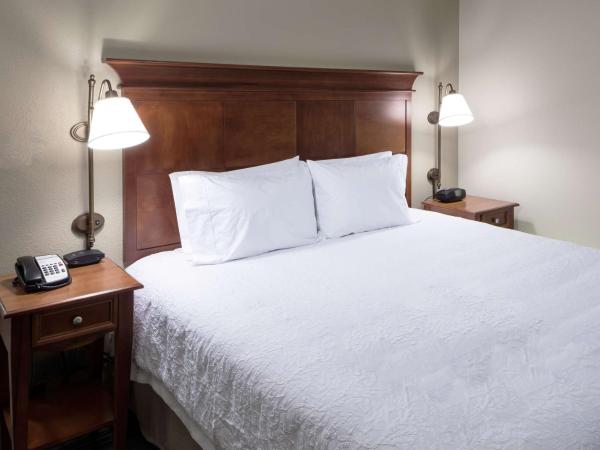Hampton Inn & Suites Colorado Springs/I-25 South : photo 1 de la chambre chambre lit king-size