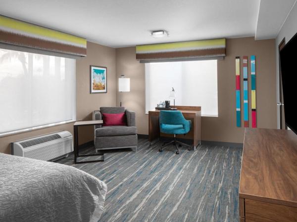 Hampton Inn Phoenix - Biltmore : photo 1 de la chambre chambre lit queen-size - non-fumeurs