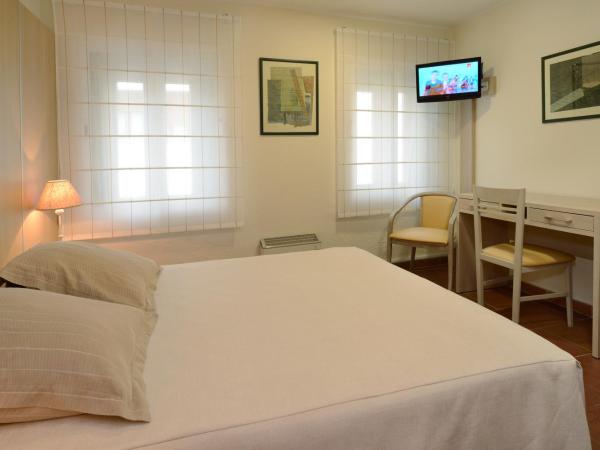 Hotel Capri : photo 2 de la chambre chambre double - vue sur rue