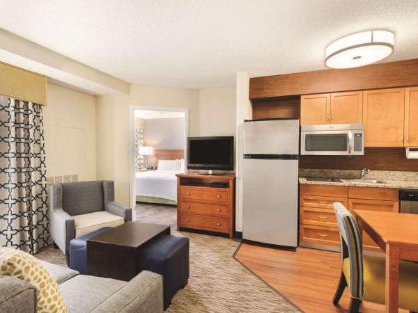 Homewood Suites by Hilton Orlando-Intl Drive/Convention Ctr : photo 1 de la chambre suite 2 chambres avec 1 lit king-size et 2 lits doubles avec canapé-lit - non-fumeurs