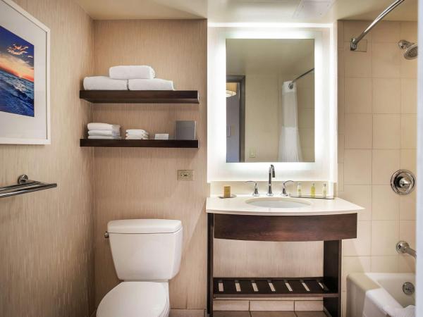 DoubleTree by Hilton San Diego-Mission Valley : photo 5 de la chambre chambre lit king-size