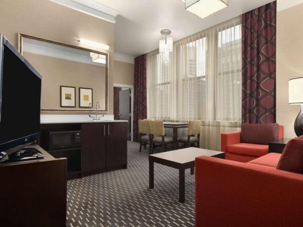 Embassy Suites Saint Louis - Downtown : photo 9 de la chambre suite 1 chambre lit king-size - non-fumeurs