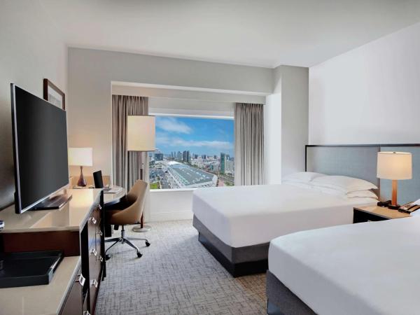 Hilton San Diego Bayfront : photo 2 de la chambre chambre avec 2 lits queen-size et baignoire - accessible aux personnes à mobilité réduite