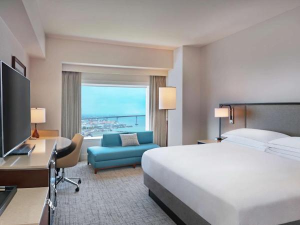 Hilton San Diego Bayfront : photo 2 de la chambre chambre lit king-size - vue sur pont