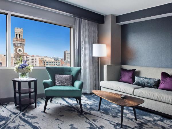 Hilton Baltimore Inner Harbor : photo 2 de la chambre suite deluxe avec lit king-size