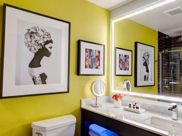 Hilton Motif Seattle : photo 2 de la chambre chambre lit king-size