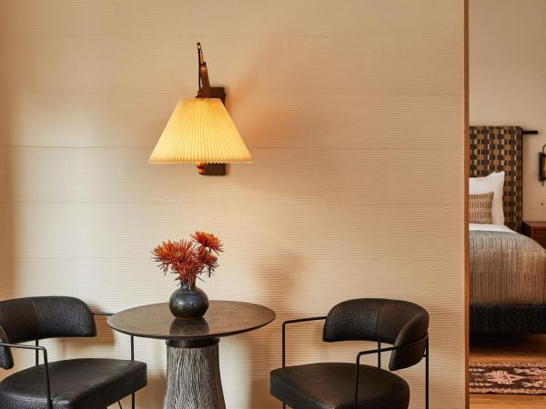 Downtown Los Angeles Proper Hotel, a Member of Design Hotels : photo 3 de la chambre suite lit king-size premier avec vue sur la ville