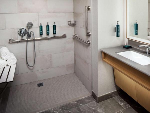 Hilton Columbus Downtown : photo 5 de la chambre suite avec 2 lits queen-size - adaptée aux personnes malentendantes 