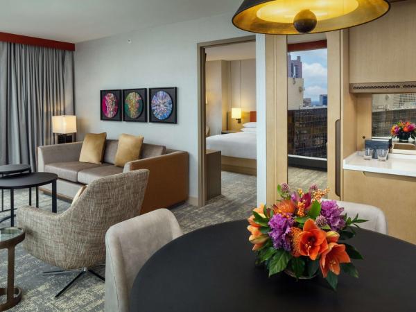 Hilton Columbus Downtown : photo 1 de la chambre suite d’angle lit king-size