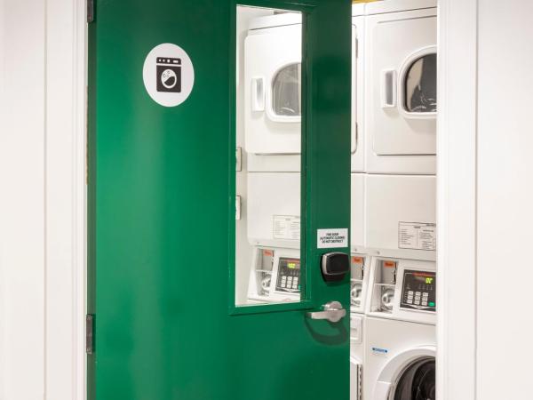 LyLo Queenstown : photo 10 de la chambre chambre lit queen-size avec salle de bains privative 