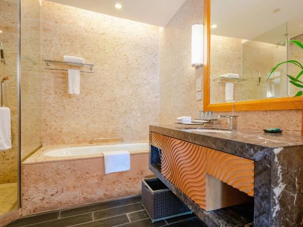 Four Points by Sheraton Hainan, Sanya : photo 3 de la chambre corner ocean view room