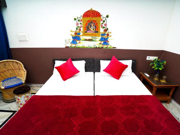 Inda Heritage Guest House : photo 4 de la chambre chambre lit king-size - vue sur montagne