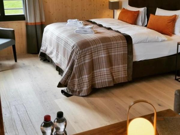 Eiger View Alpine Lodge : photo 3 de la chambre chambre double deluxe avec balcon - vue sur eiger